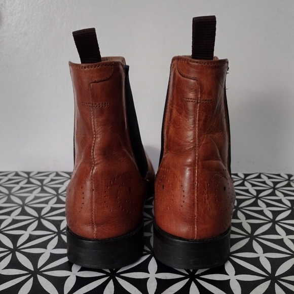 Melvin & Hamilton 'Betty' Chelsea Boots - Picture 7 of 9